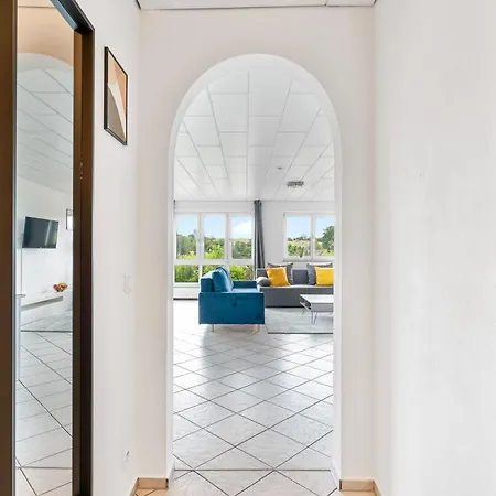 Sunshine - 4 Personen Airport Messe Mit Tg-garage