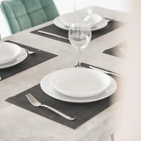 Sunshine - 4 Personen Airport Messe Mit Tg-garage