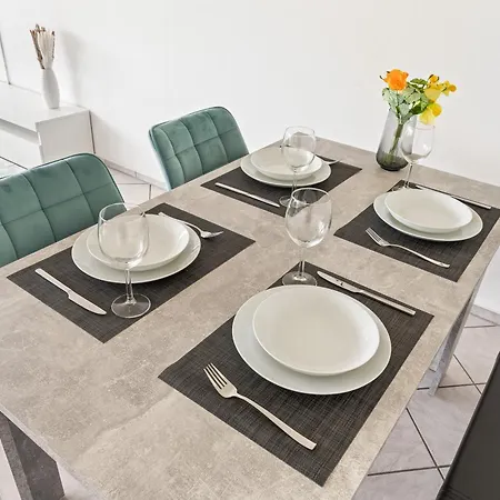 아파트 Sunshine - 4 Personen Airport Messe Mit Tg-garage *